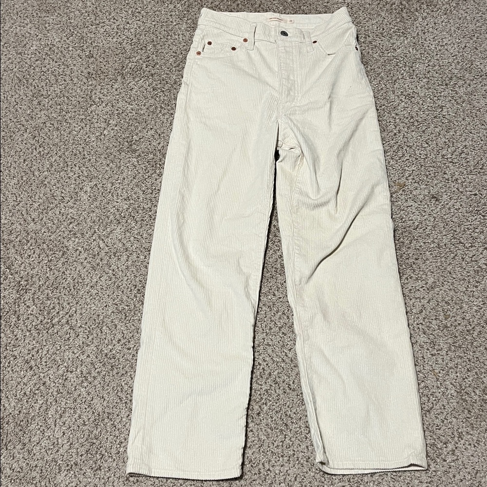 LEvi’s rib cage straight leg corduroy pants women’s 
Size 26 stretch cream